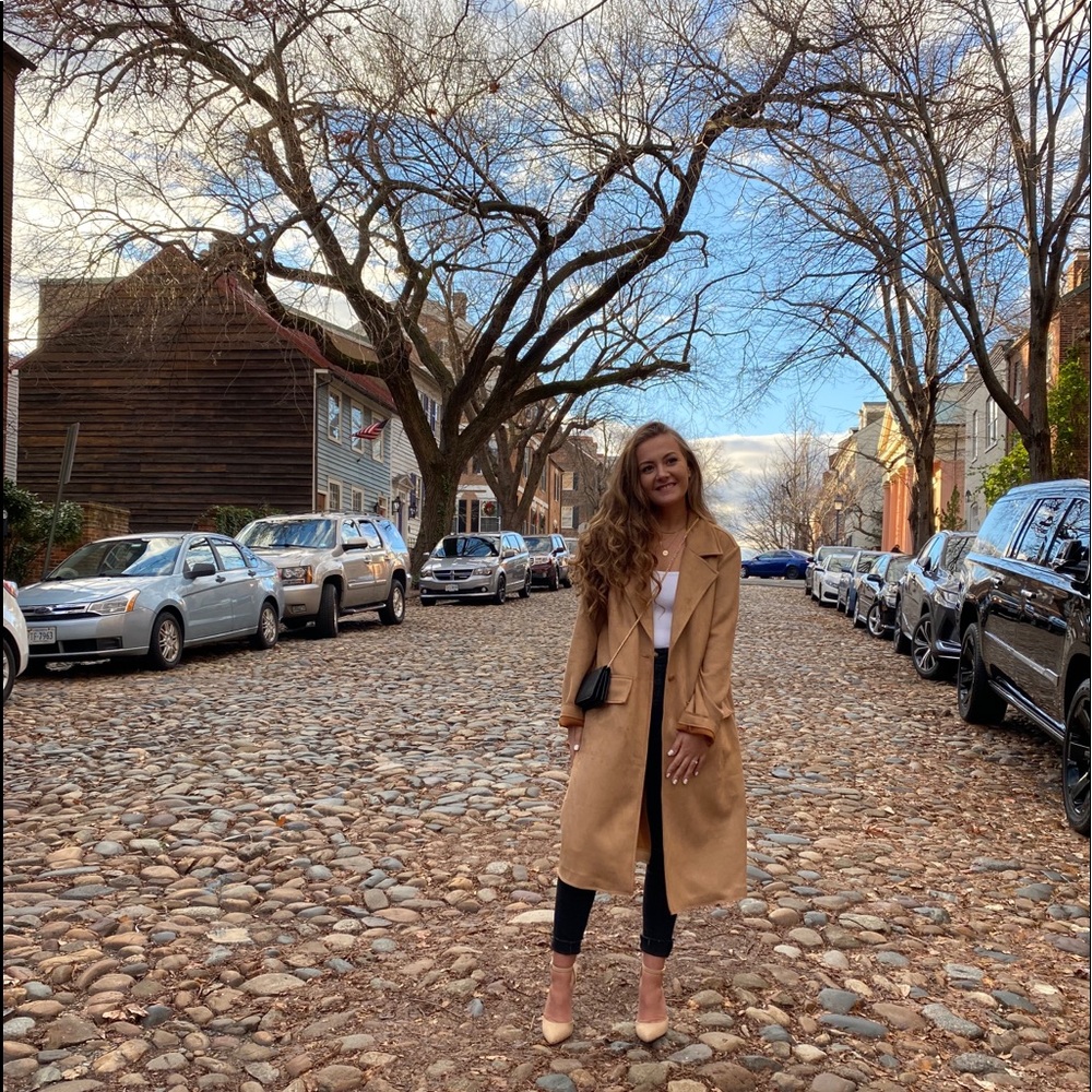 Meet your Posher, Emily